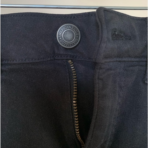 AMERICAN EAGLE BLACK SUPER STRETCH DISTRESSED DENIM MINI SKIRT, SIZE US 2 SHORT - Picture 4 of 8